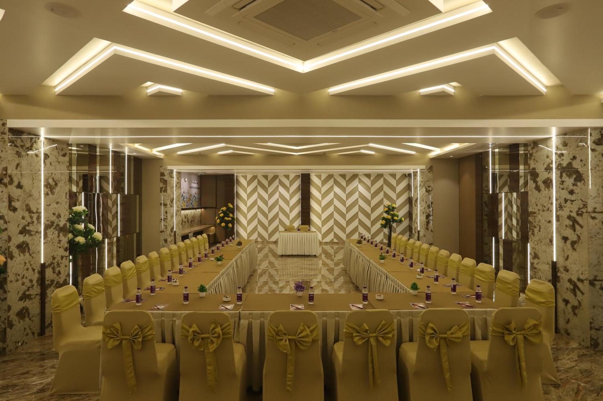 Hotel Auris & Banquets, Mumbai International Airport Екстериор снимка
