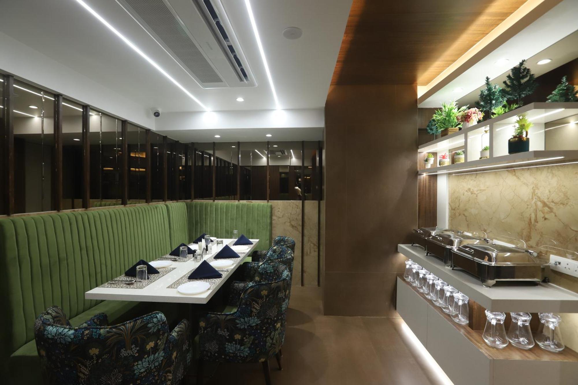 Hotel Auris & Banquets, Mumbai International Airport Екстериор снимка