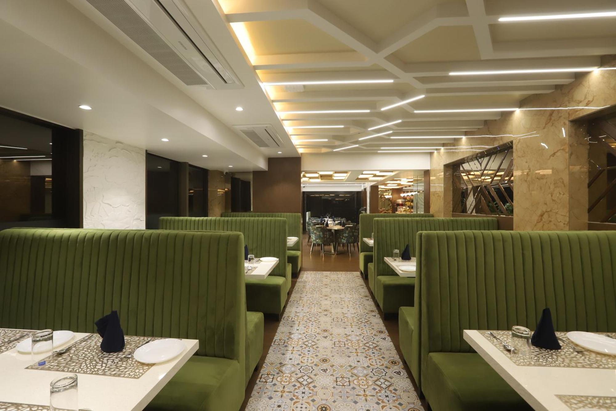 Hotel Auris & Banquets, Mumbai International Airport Екстериор снимка