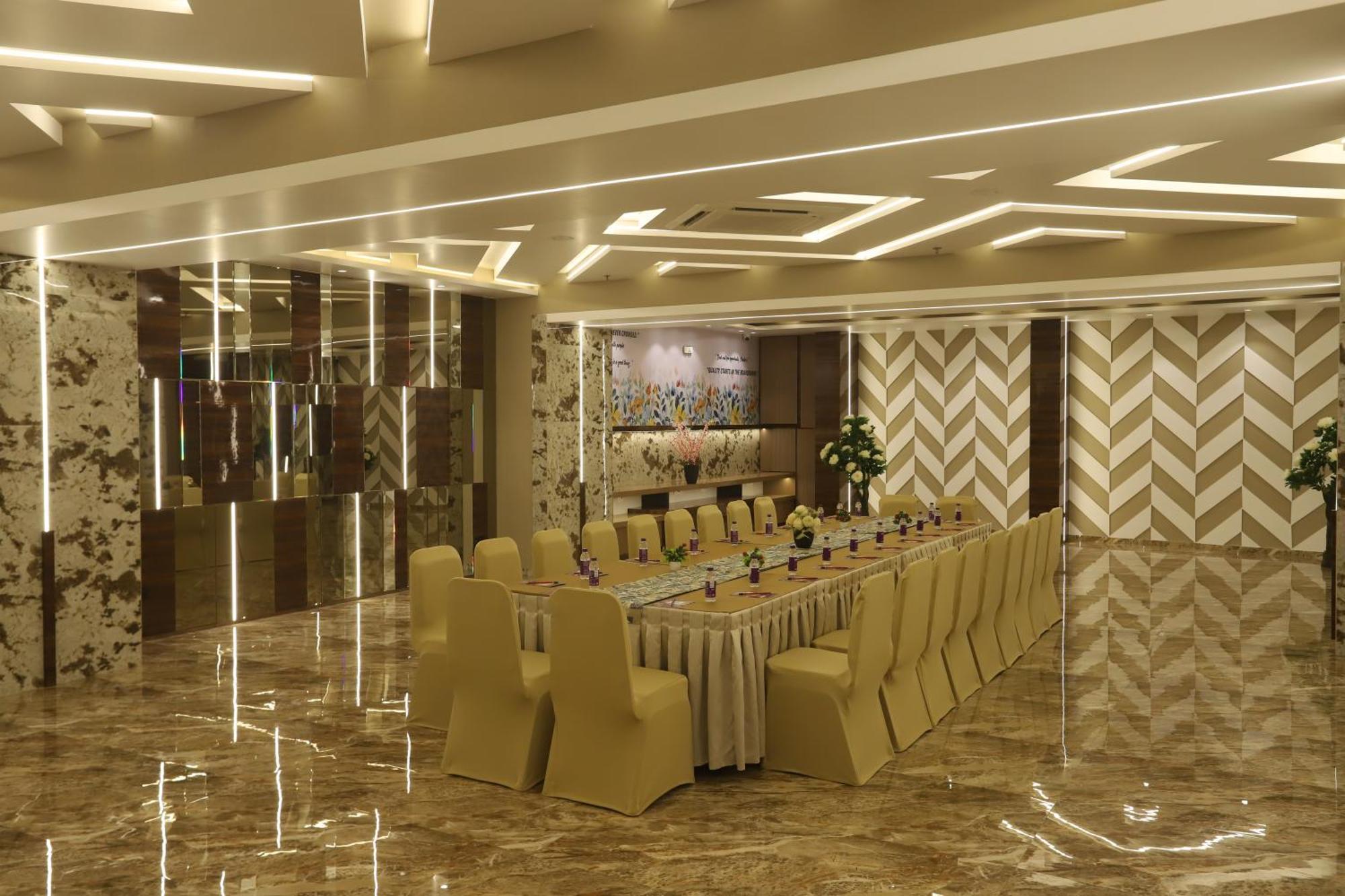 Hotel Auris & Banquets, Mumbai International Airport Екстериор снимка