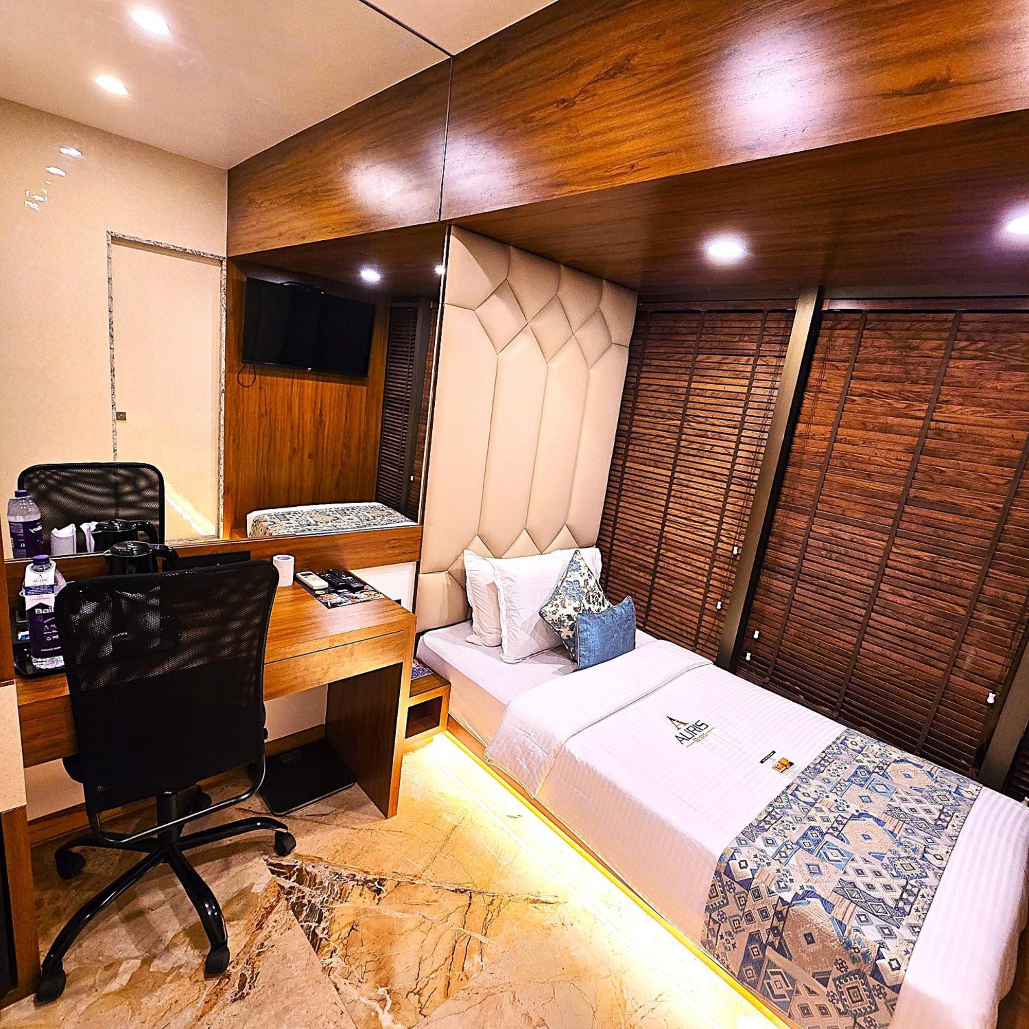 Hotel Auris & Banquets, Mumbai International Airport Екстериор снимка